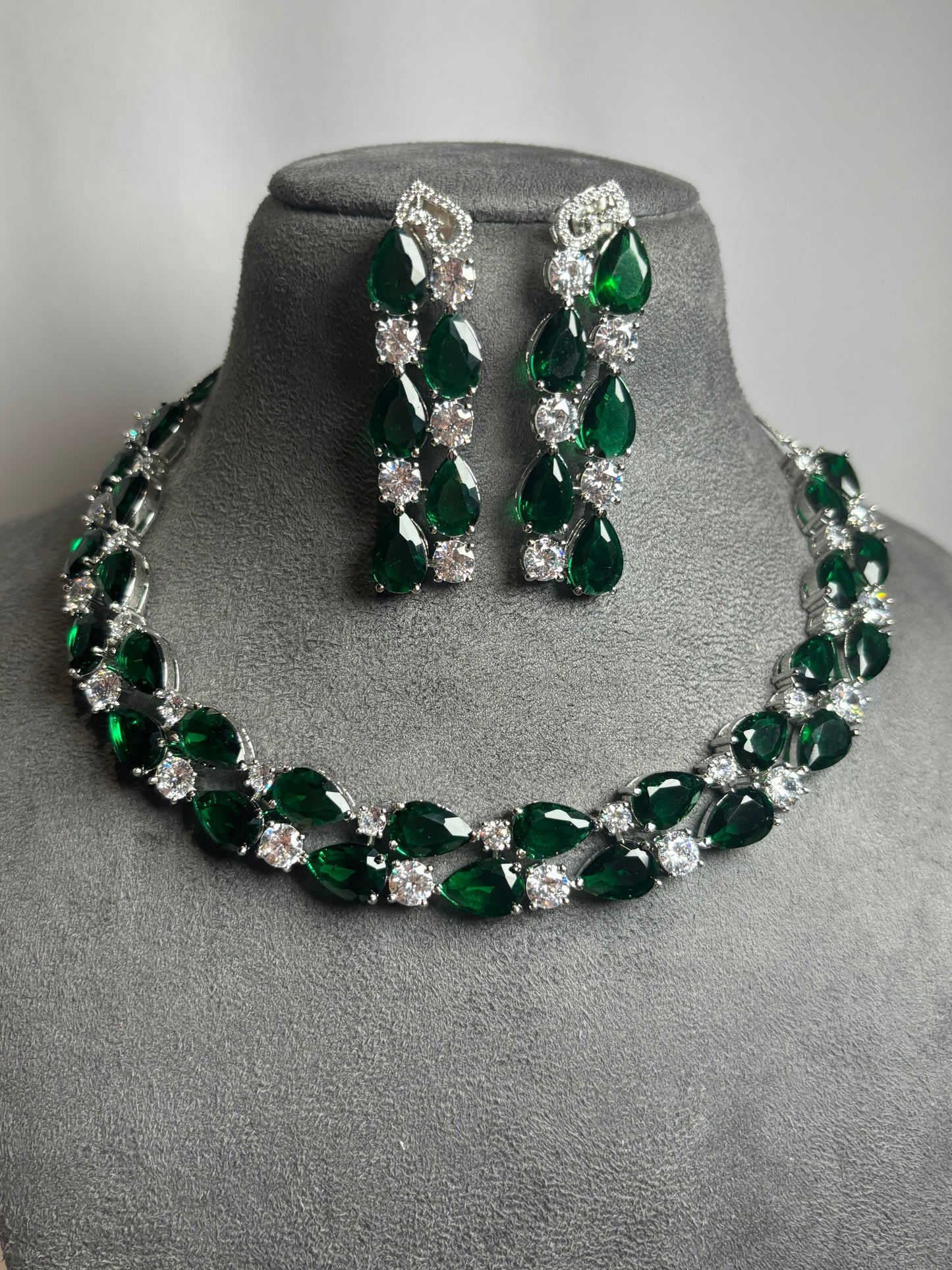 DOUBLE Emerald DIVA CHOKER