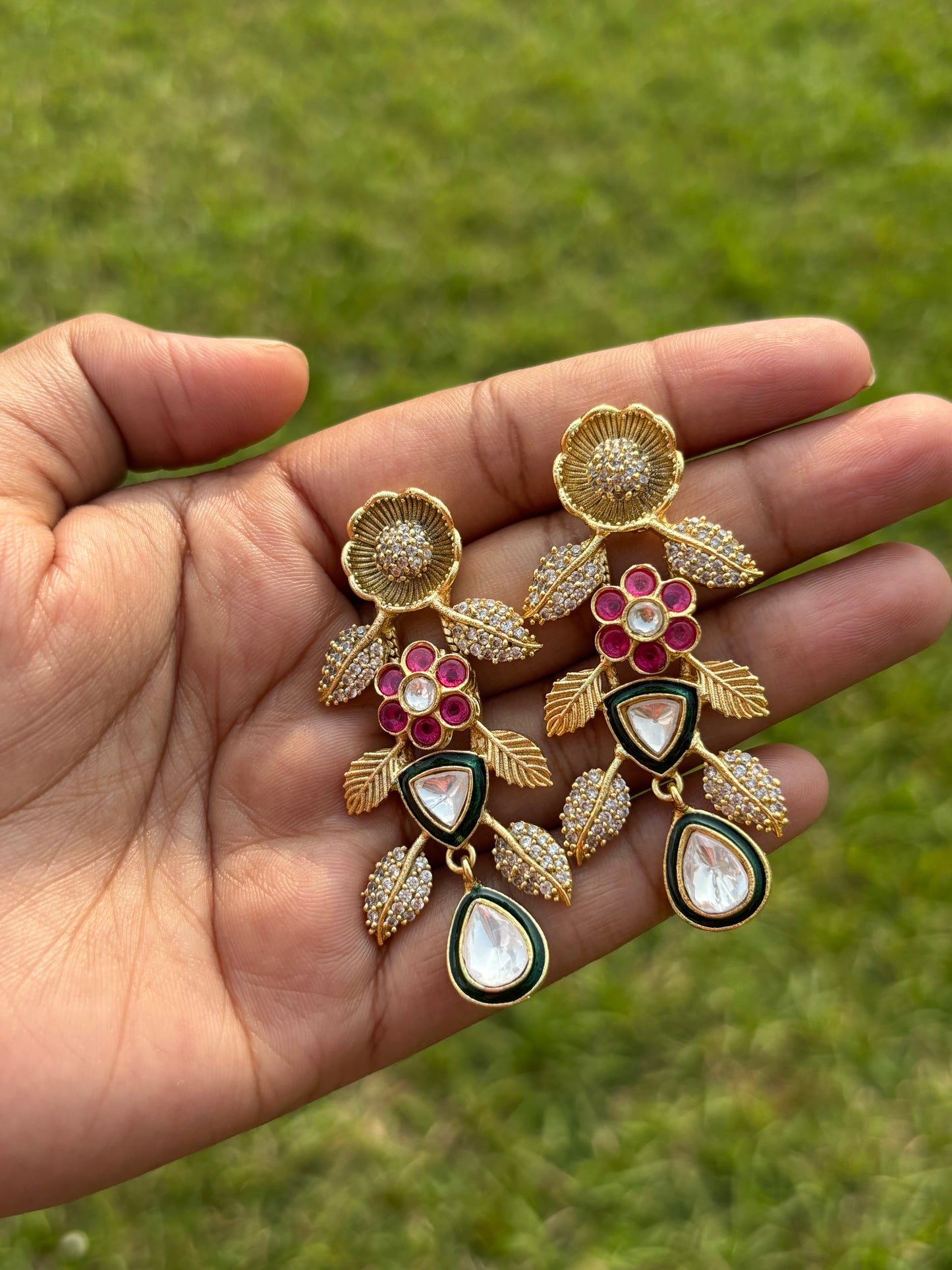 Gandhari Floral Choker
