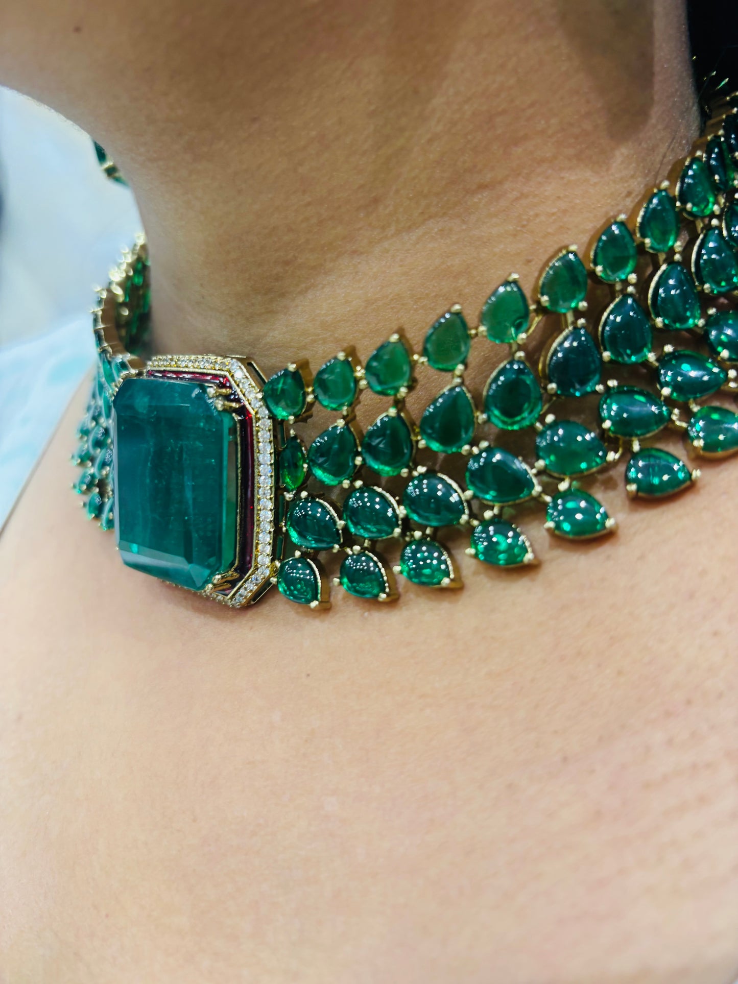 Rukmini Emerald Choker