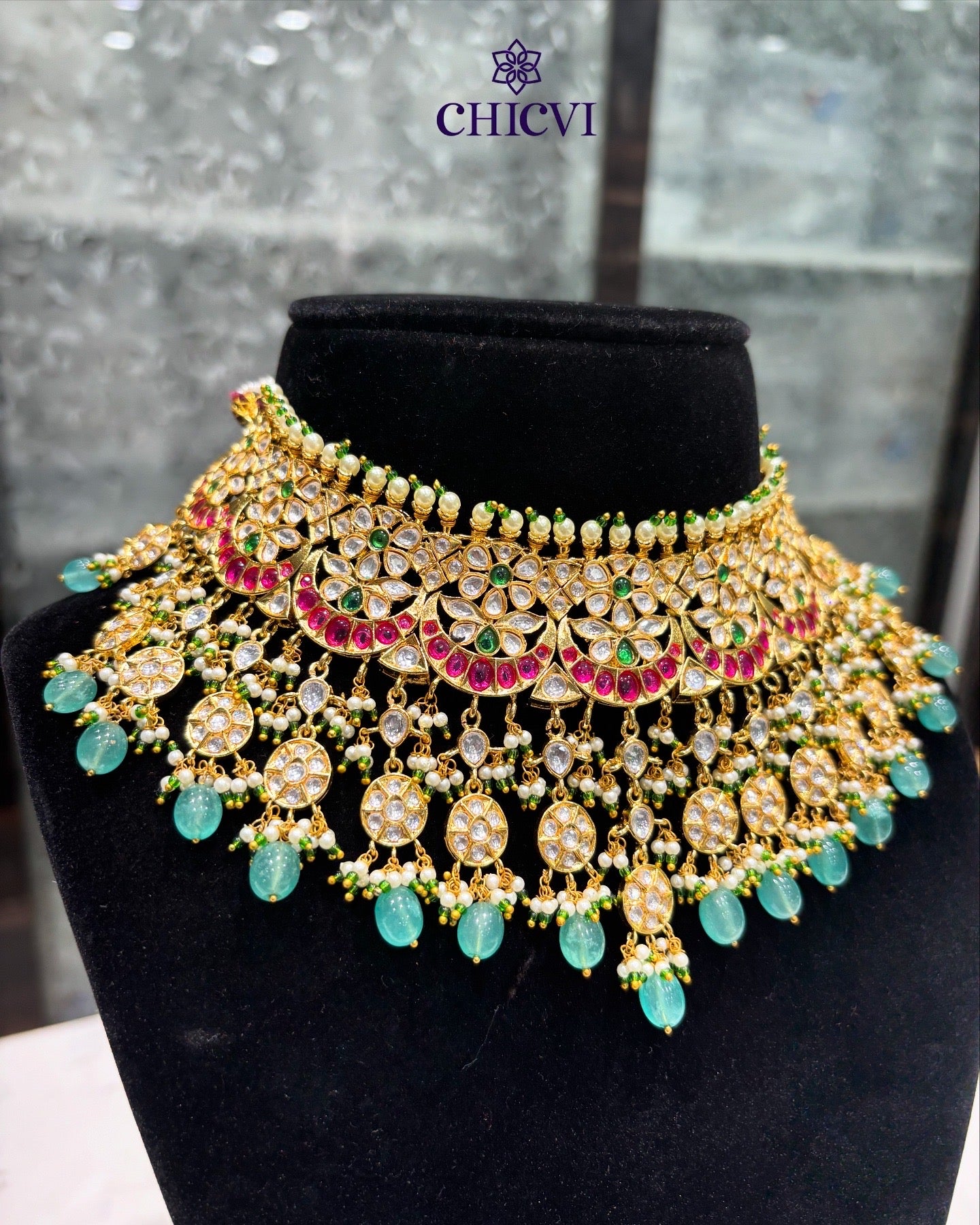 Anaisha Kundan Necklace Set