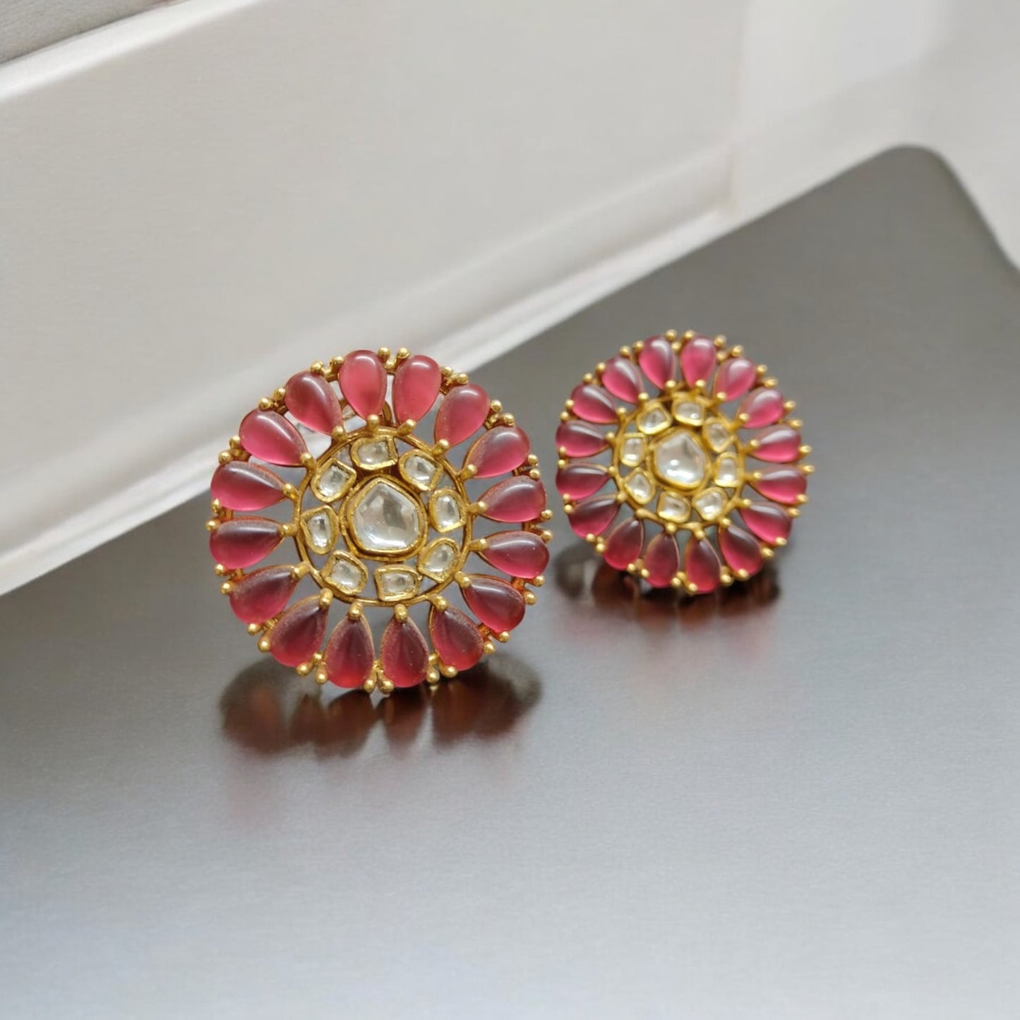 MARRYROUND STUDS