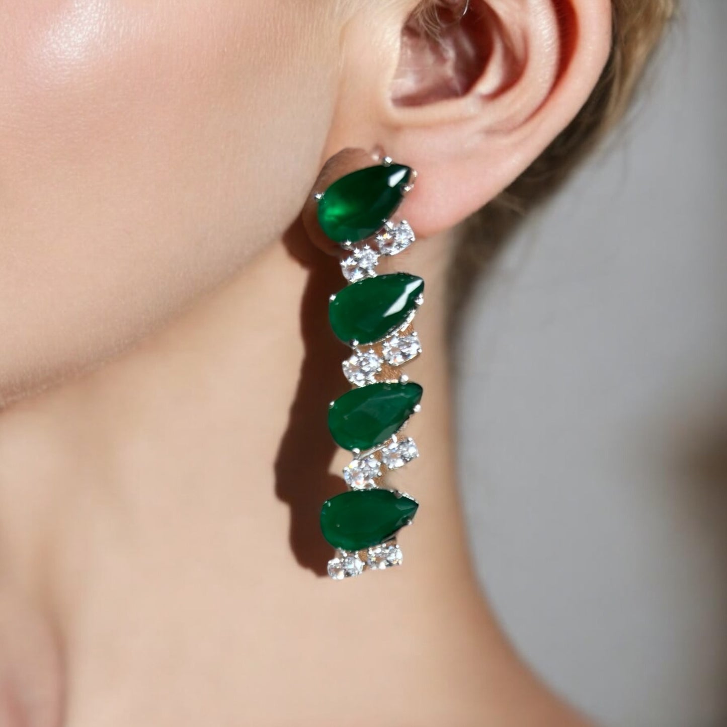 Emerald diva choker 4