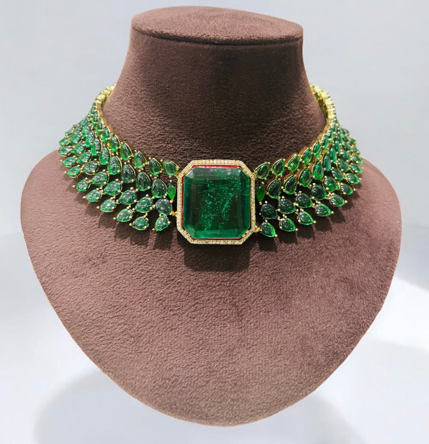 Rukmini Emerald Choker