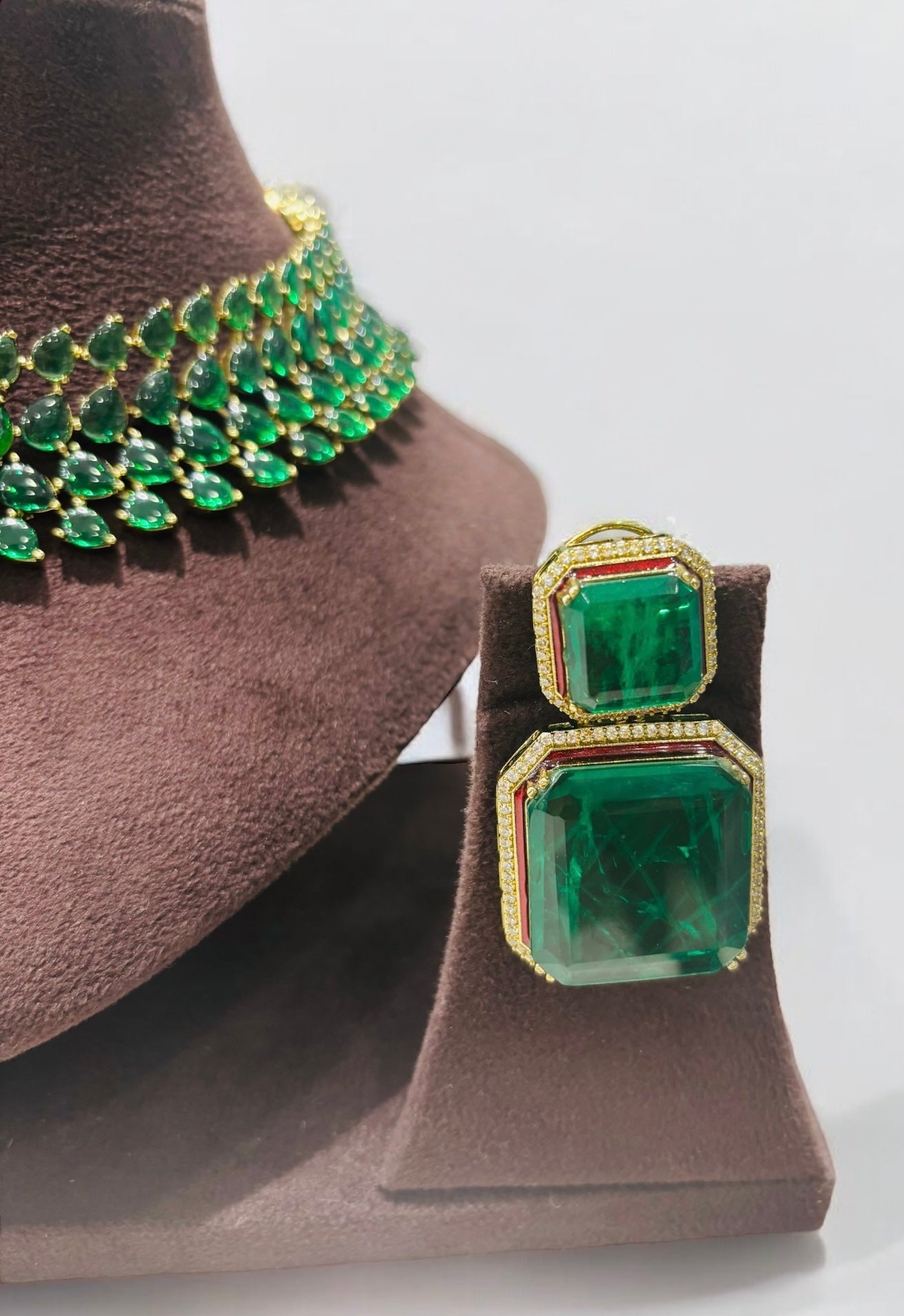 Rukmini Emerald Choker