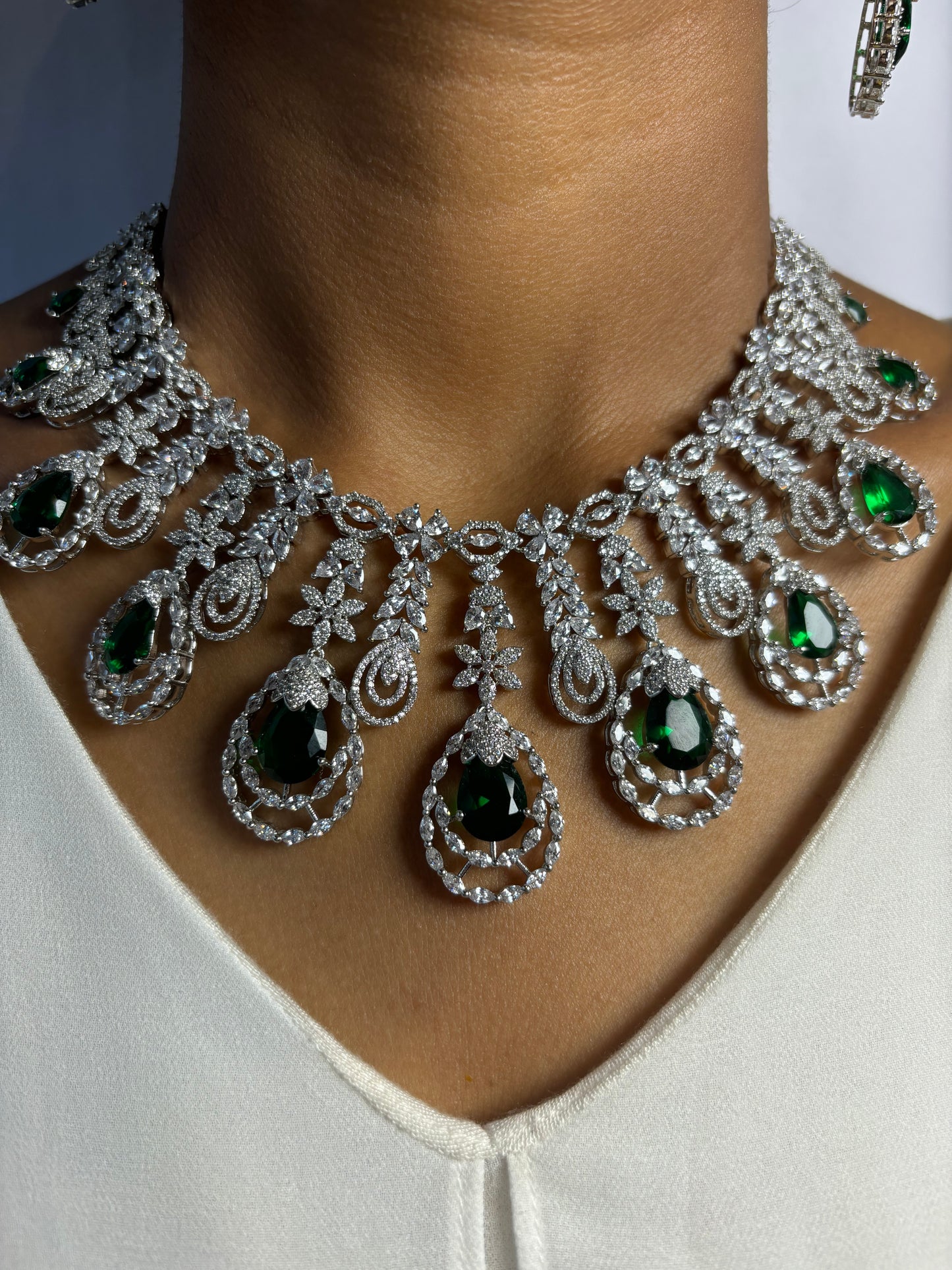 CROWN EMERALD NECKLACE