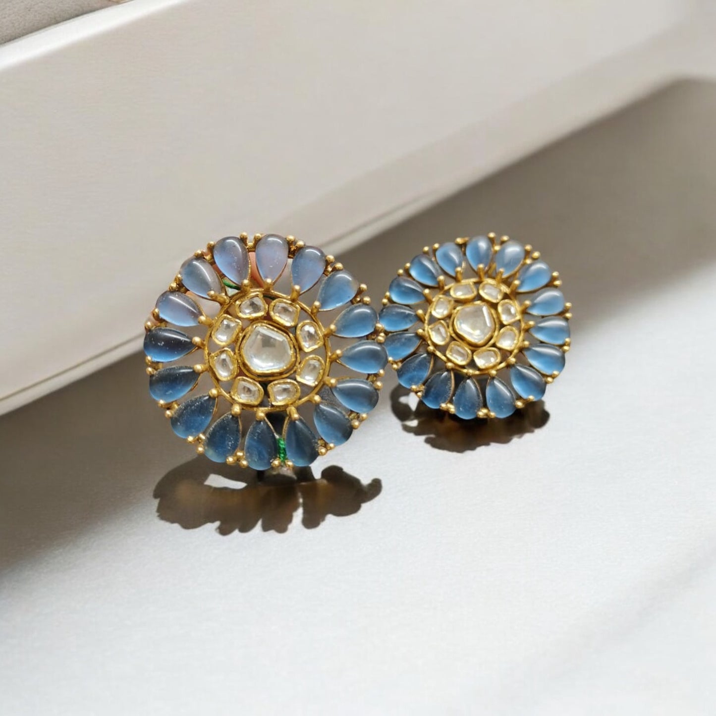 MARRYROUND STUDS