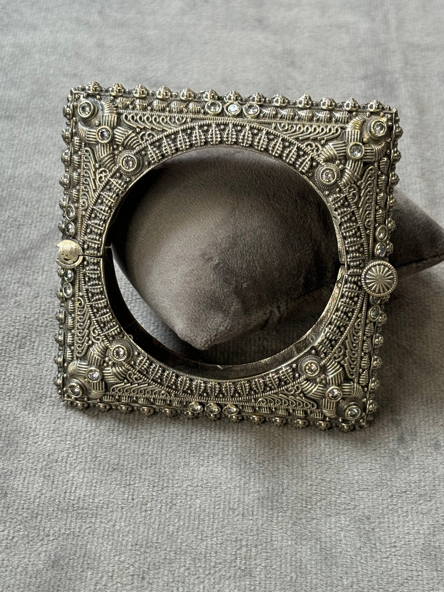 Arusha oxidised Kada