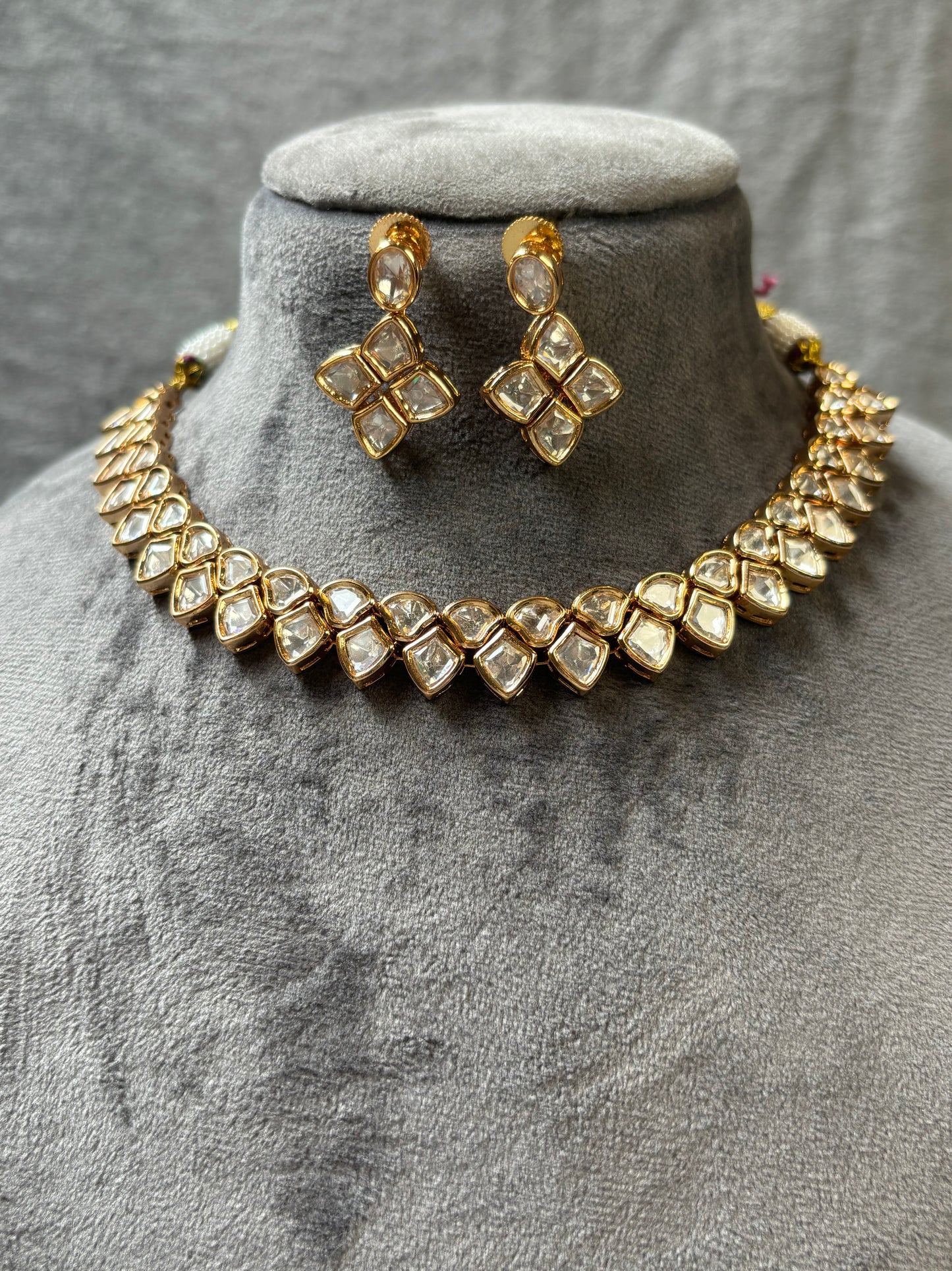 Classsic kundan CHOKER CUM NECKLACE SET