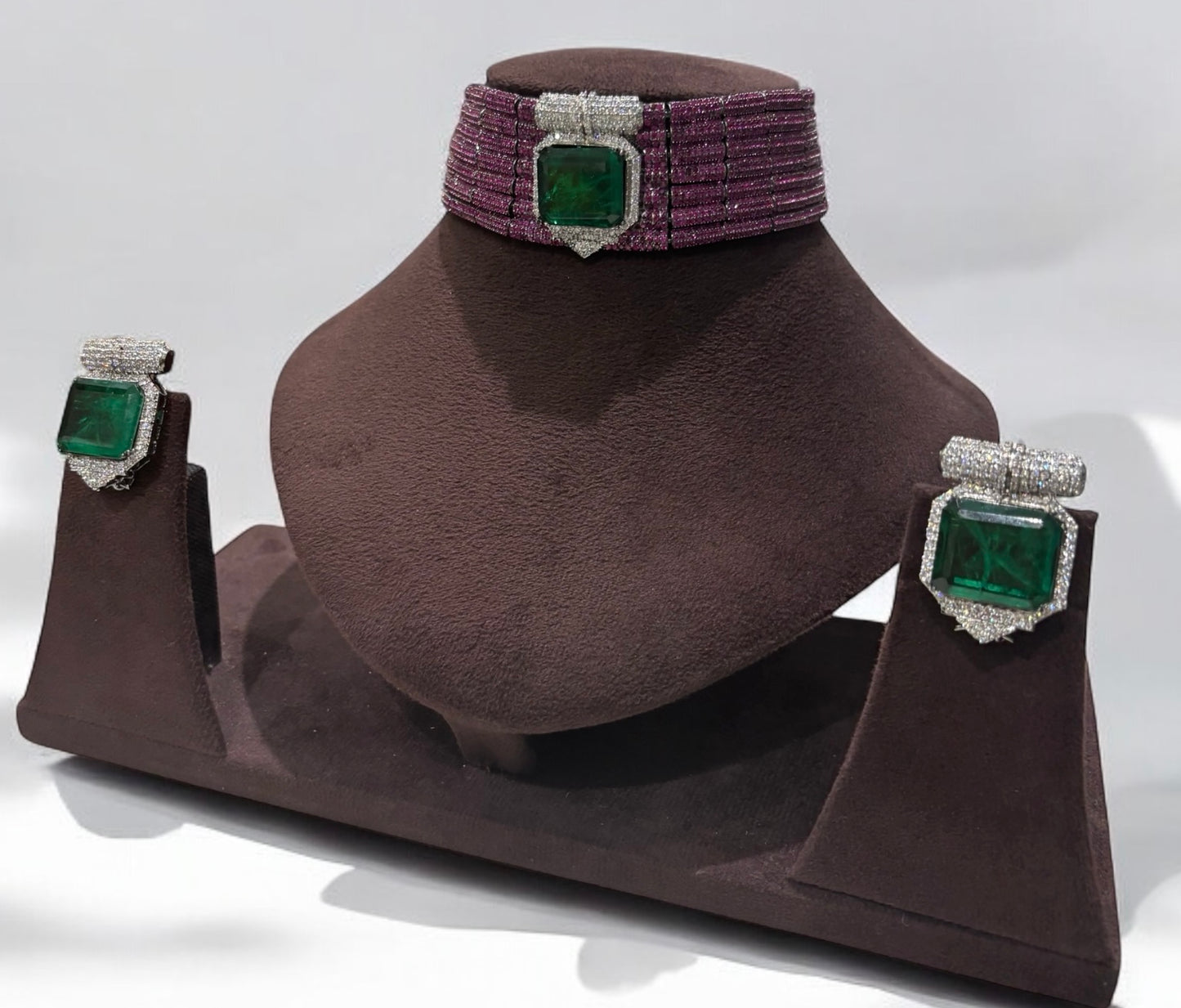 Mayaa Emerald Victorian Choker