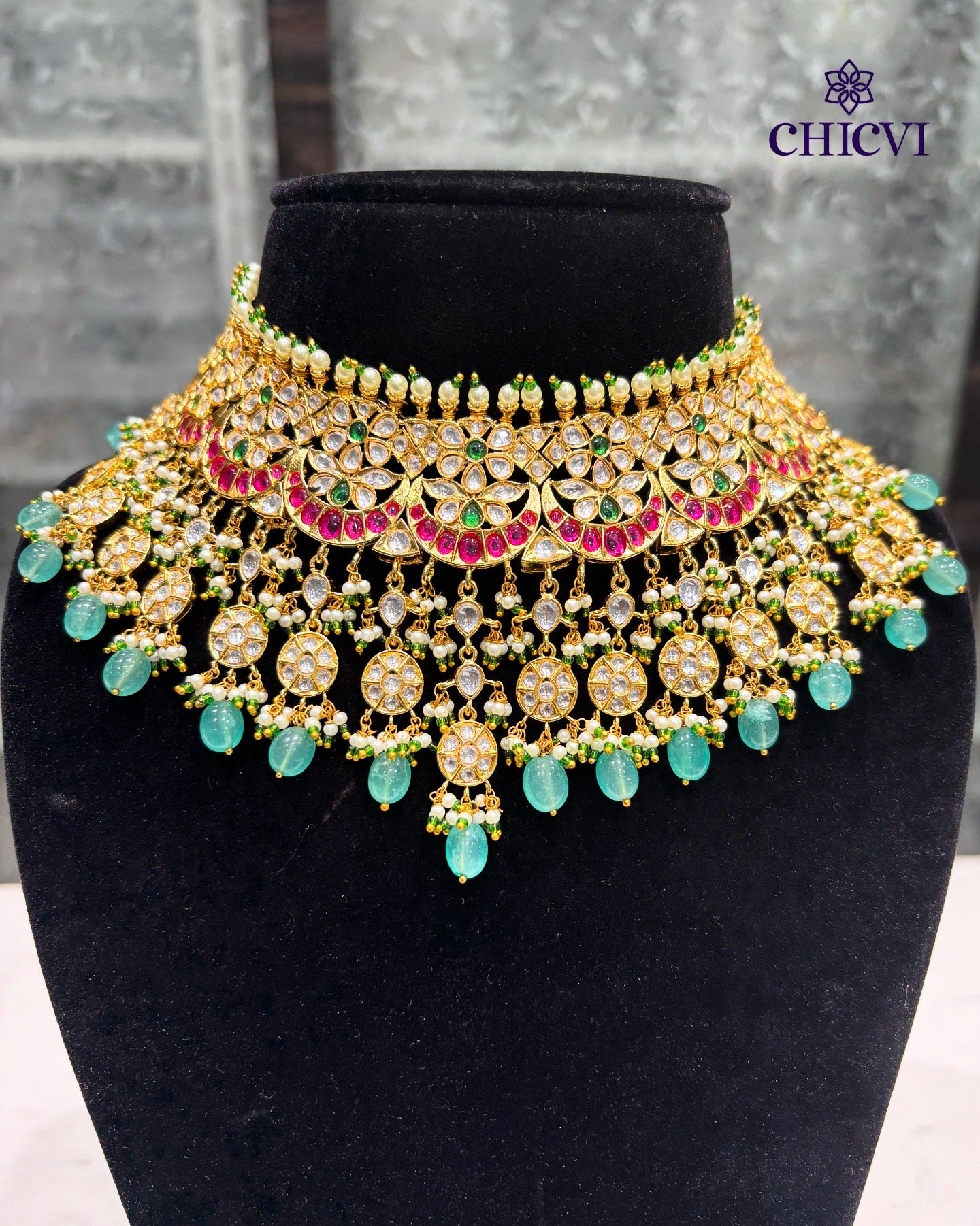 Anaisha Kundan Necklace Set