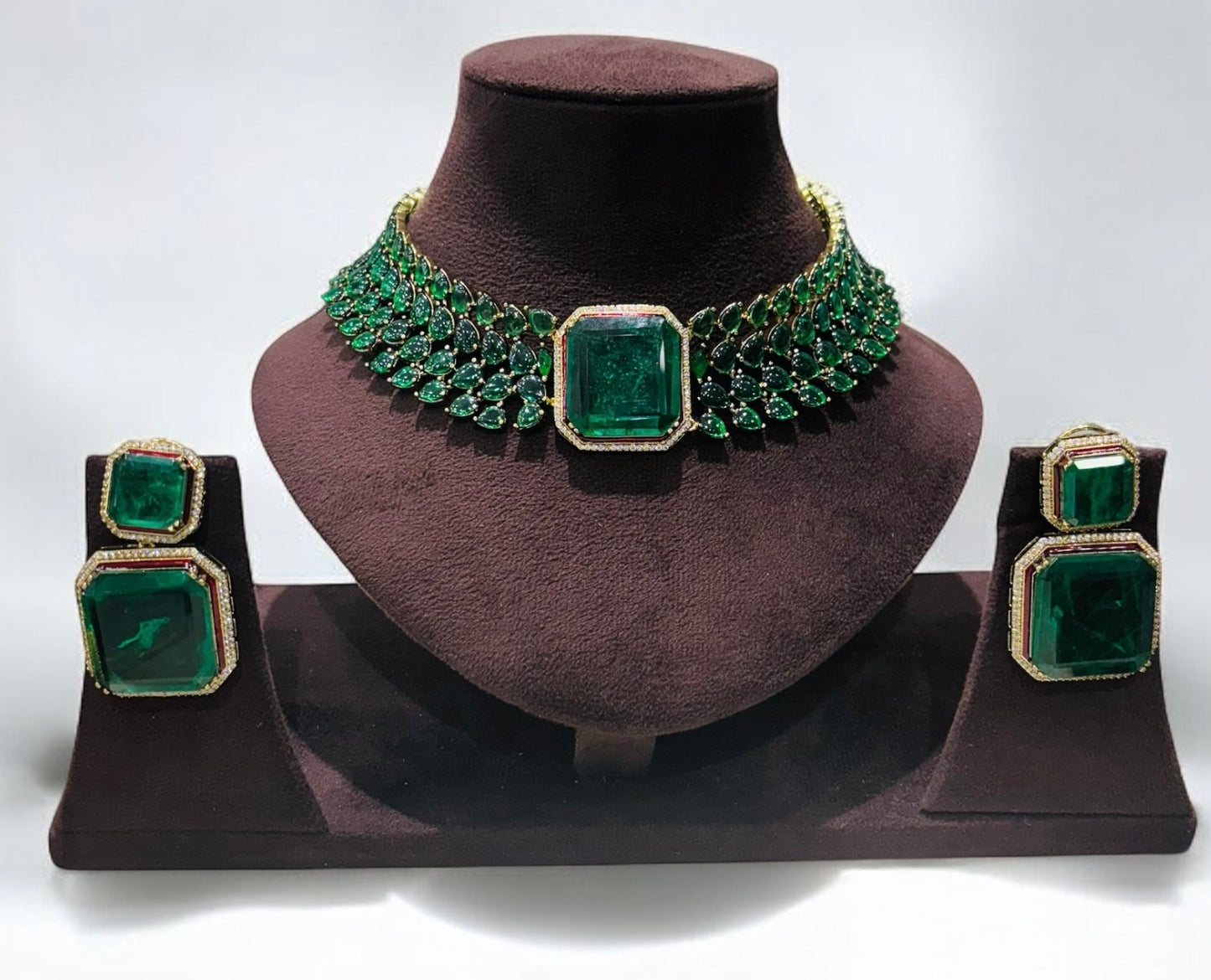 Rukmini Emerald Choker