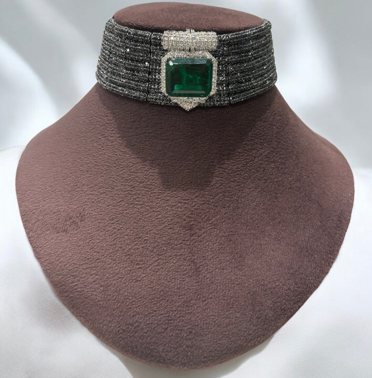 Mayaa Emerald Victorian Choker