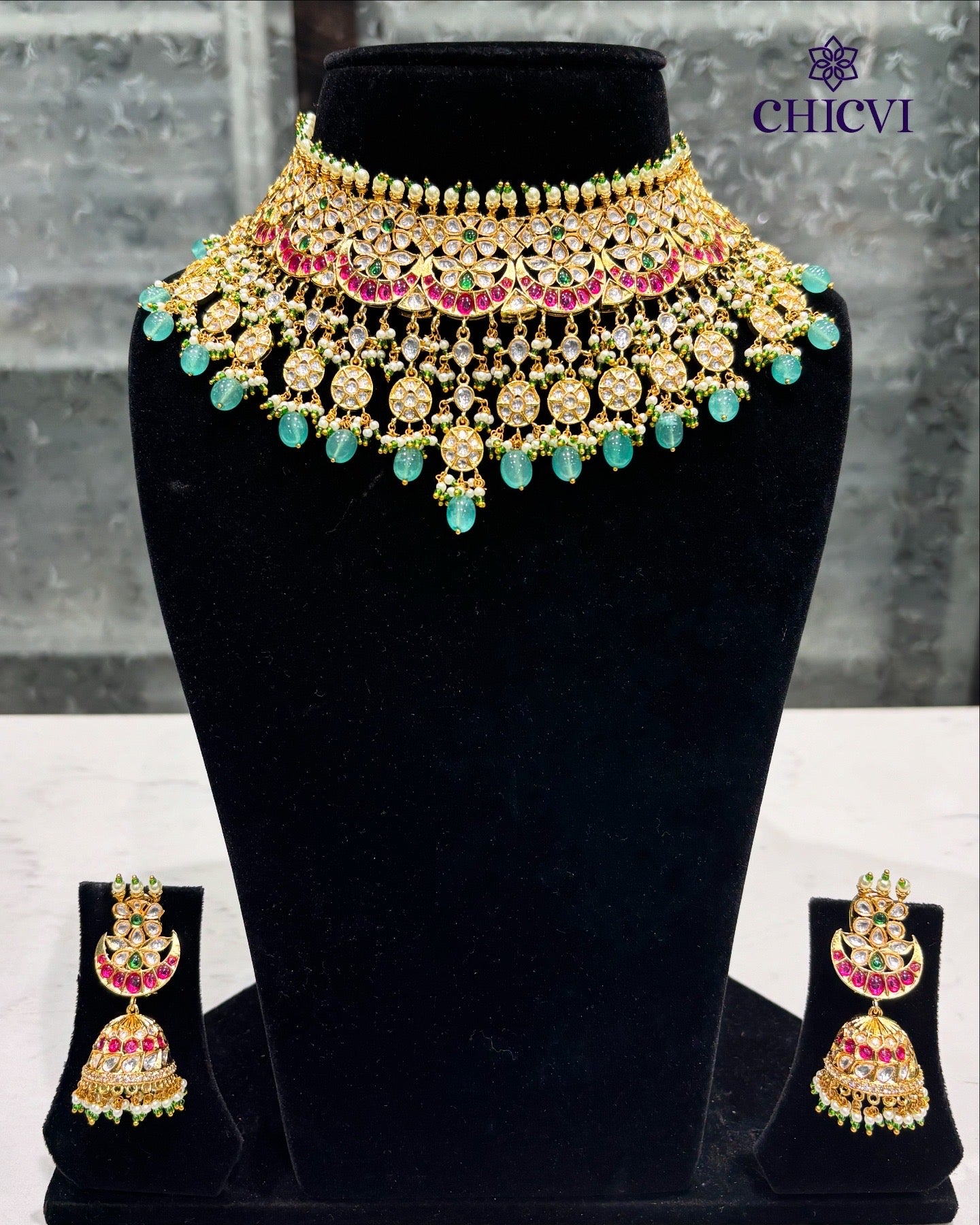 Anaisha Kundan Necklace Set
