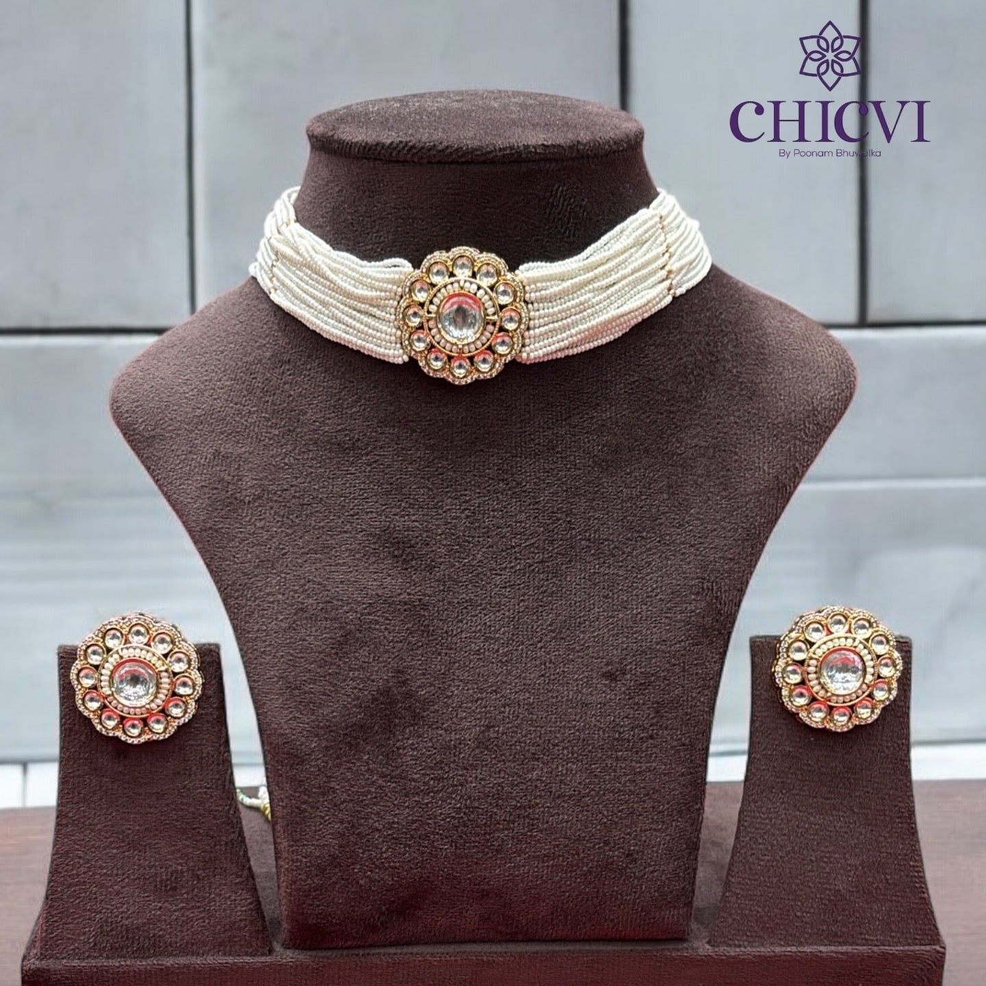 Brinda Pearl Choker