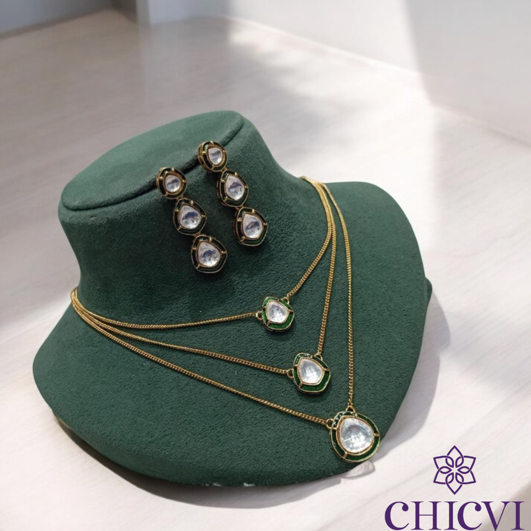 Trivayda Polki Pendant Chain Set