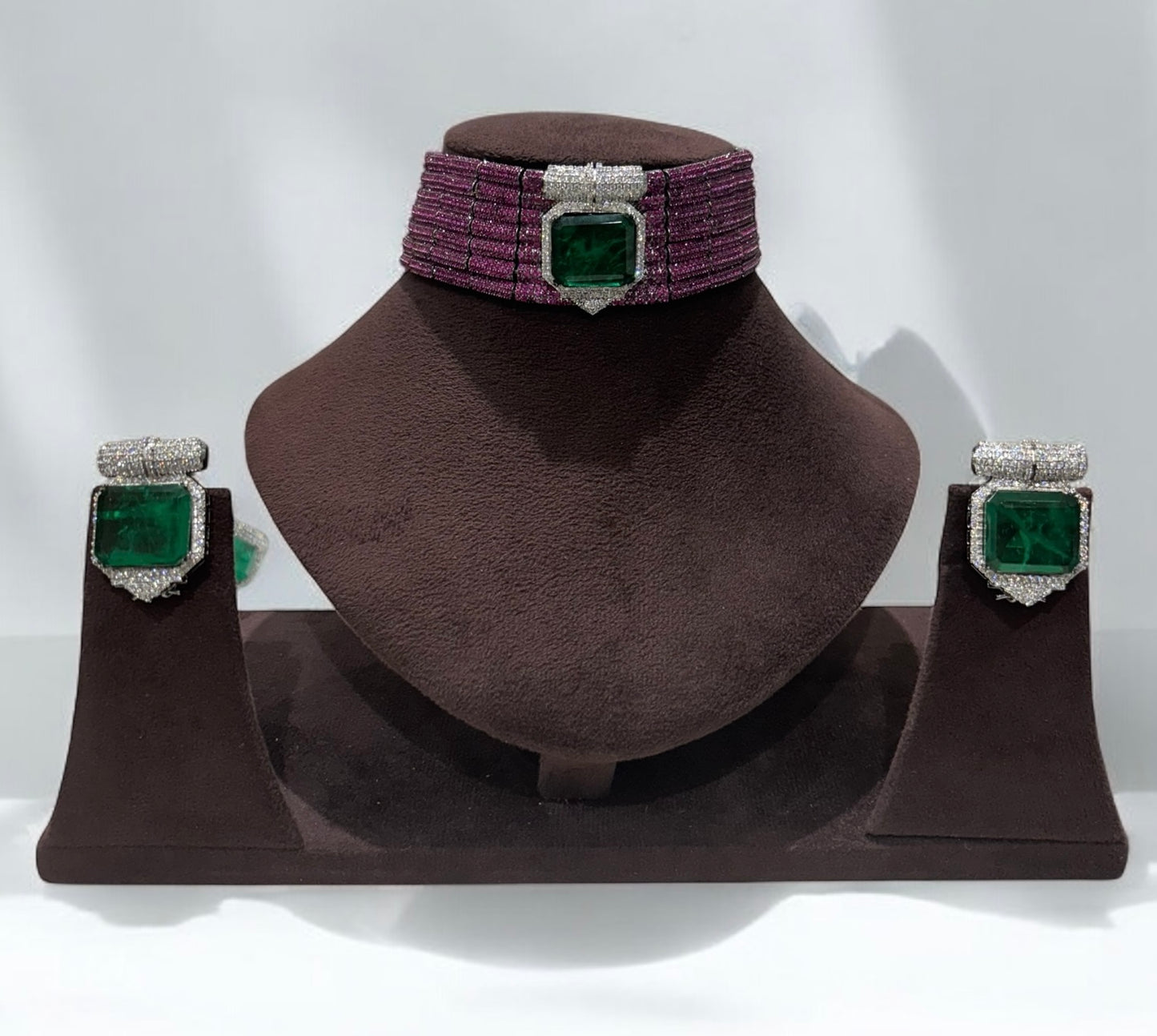Mayaa Emerald Victorian Choker