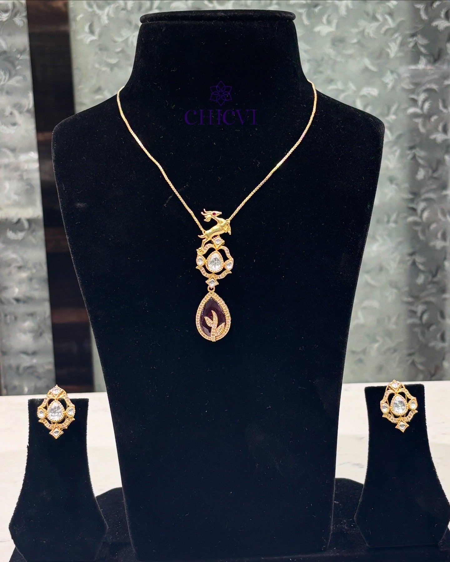 Kyra long Pendant