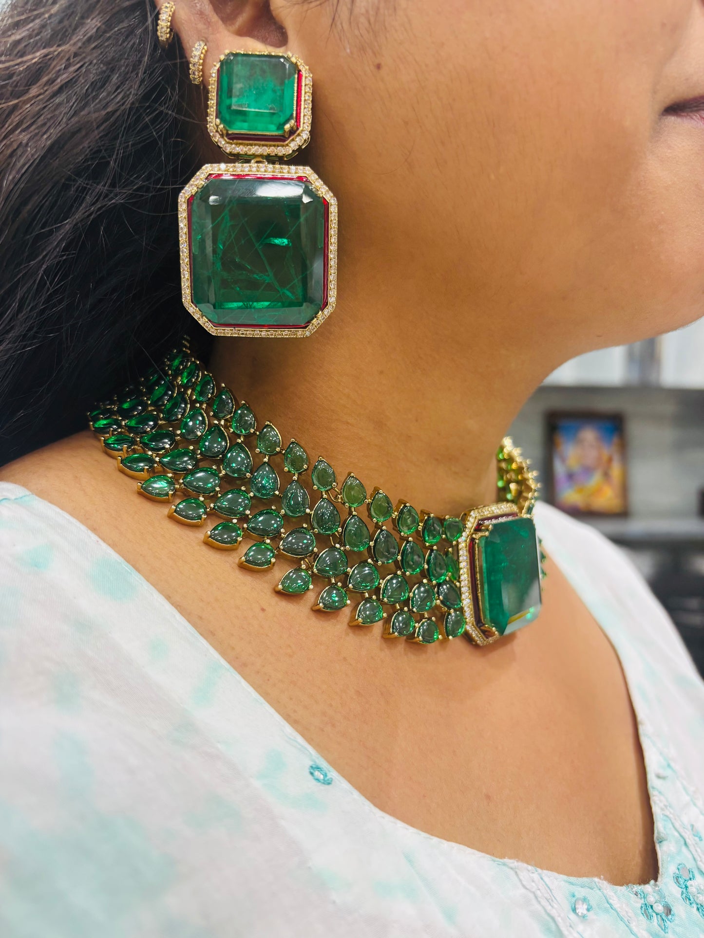 Rukmini Emerald Choker