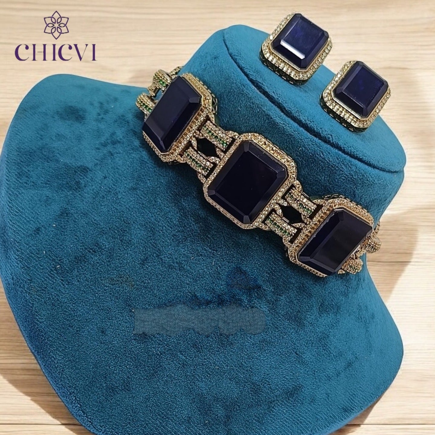 Sara Diamond Choker
