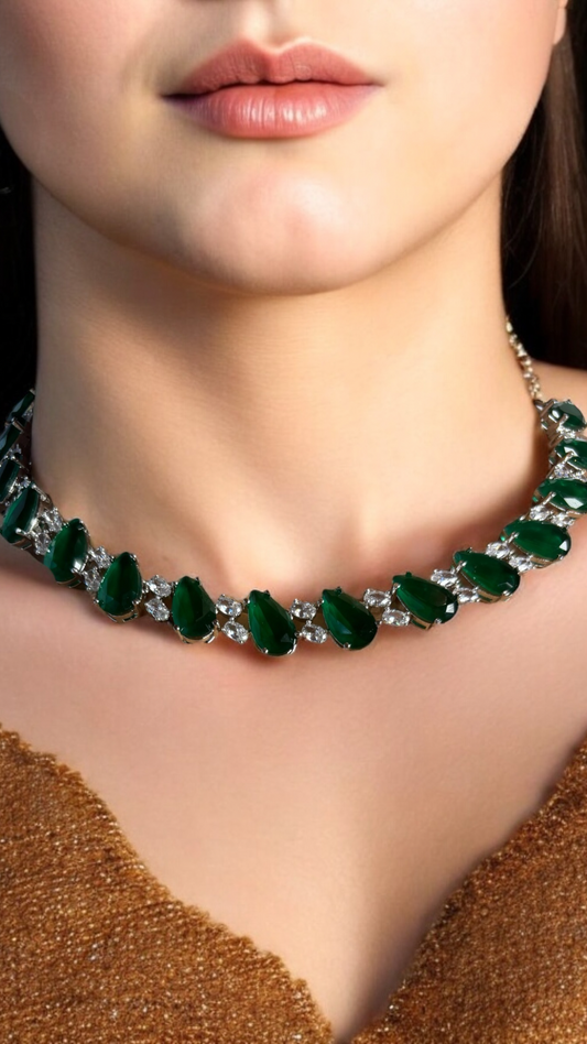 Emerald diva choker 4
