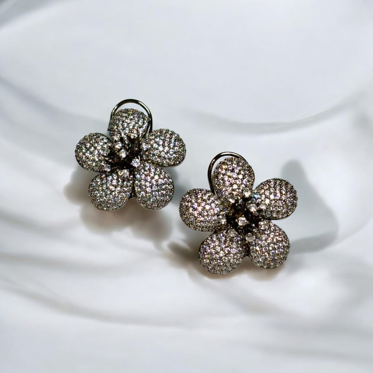 Lyla Floral Earrings