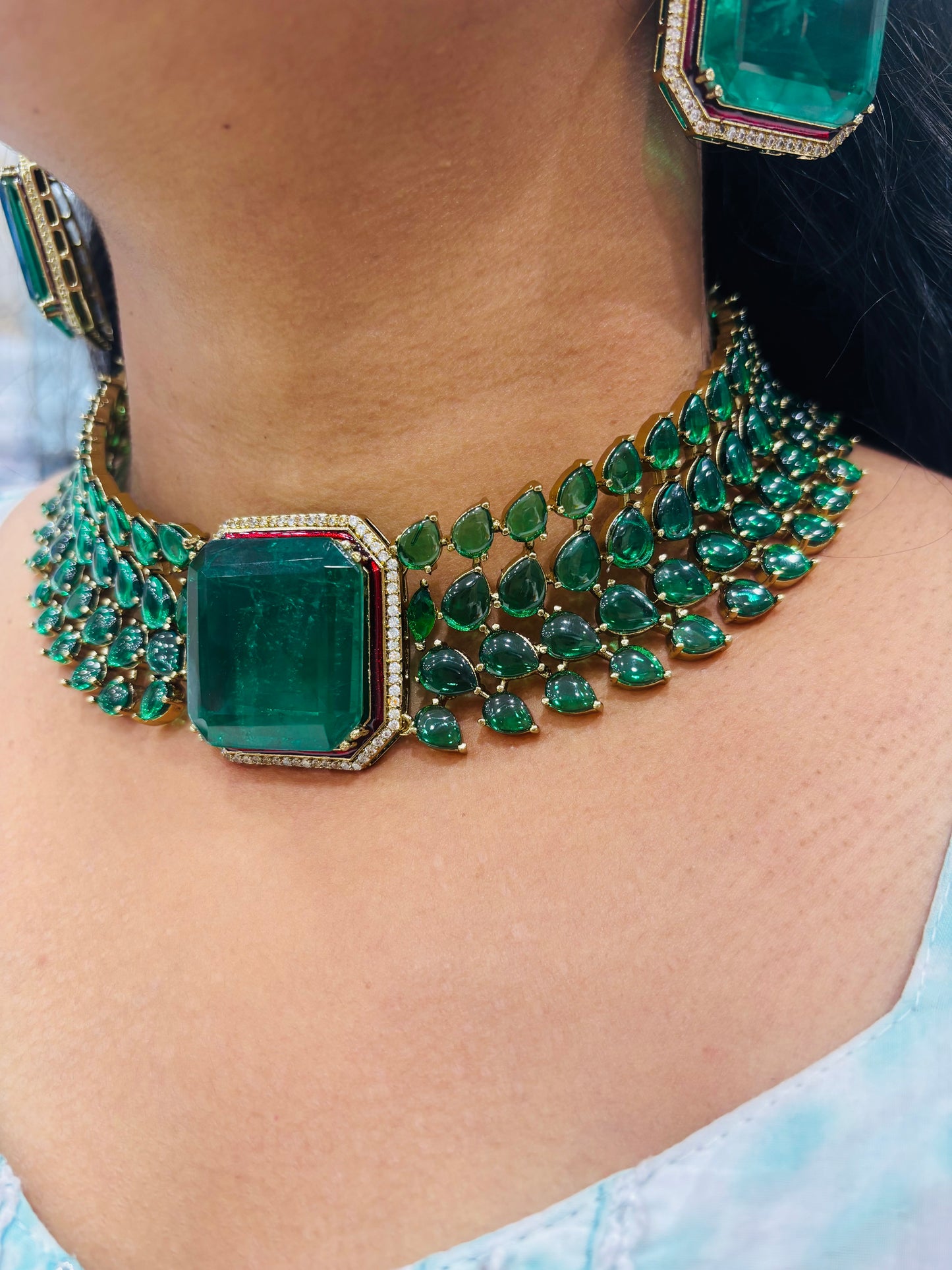Rukmini Emerald Choker