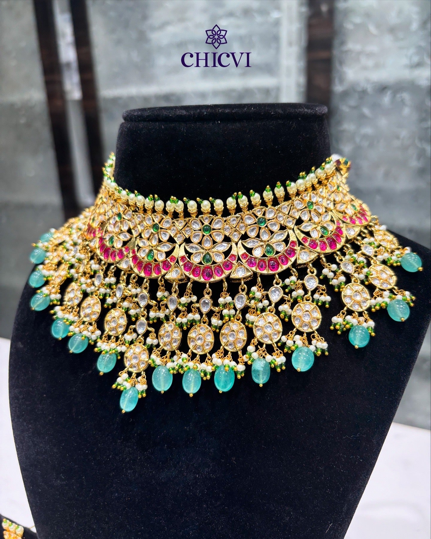 Anaisha Kundan Necklace Set
